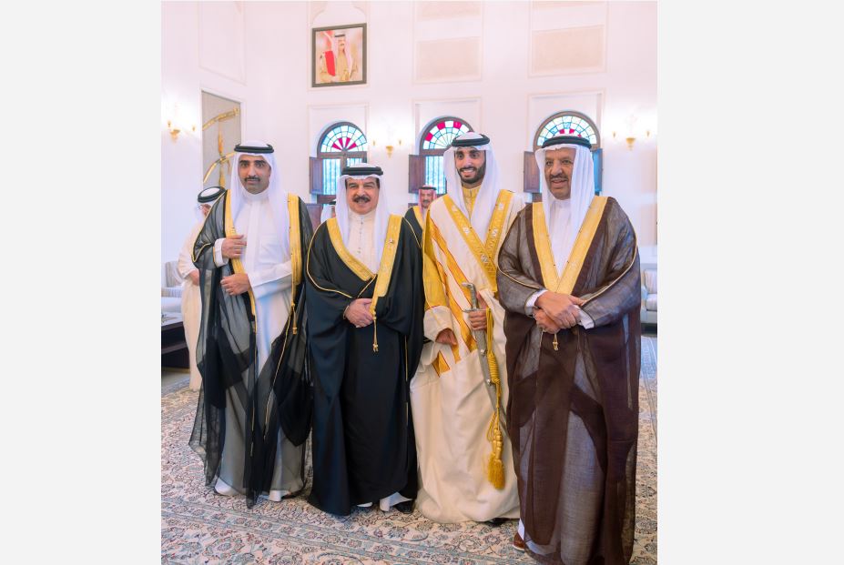 His Majesty King Hamad, accompanied by his sons, yesterday attended the wedding of Shaikh Khalifa bin Mohammed bin Khalifa bin Ahmed Al Khalifa, grandson of Bahrain Defence Force Commander-in-Chief Field Marshal Shaikh Khalifa bin Ahmed Al Khalifa. The ceremony was held at the Commander-in-Chief’s majlis in Riffa. Field Marshal Shaikh Khalifa expressed gratitude to His Majesty for attending the wedding.